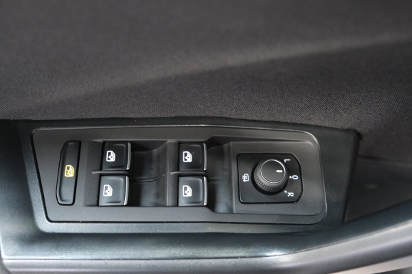 Volkswagen T-Roc 1.0 TSI Style - N.A.P. Airco, Cruise, PDC, Carplay.