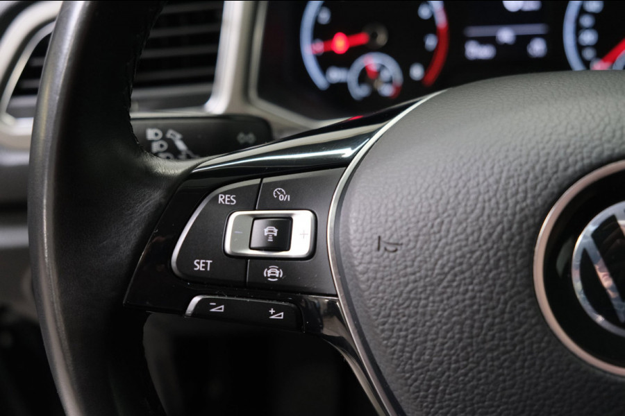 Volkswagen T-Roc 1.0 TSI Style - N.A.P. Airco, Cruise, PDC, Carplay.