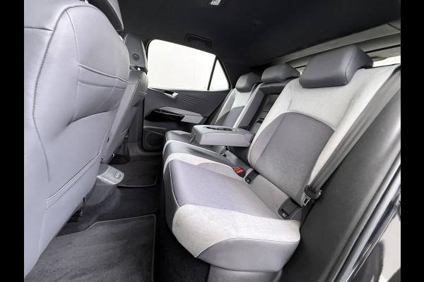 Volkswagen ID.3 First Plus 62kWh Camera Navi-Pro Adap.Cruise Matrix led 19" Ecc Apple Carplay Android Auto SOH 91% Stoel+Stuurverwarming Lmv Privacy Glas Keyless Advanced Rijstrooksensor Led-a.licht dynamisch 1e Eigenaar Dealeronderhouden Origineel Nederlandse Auto