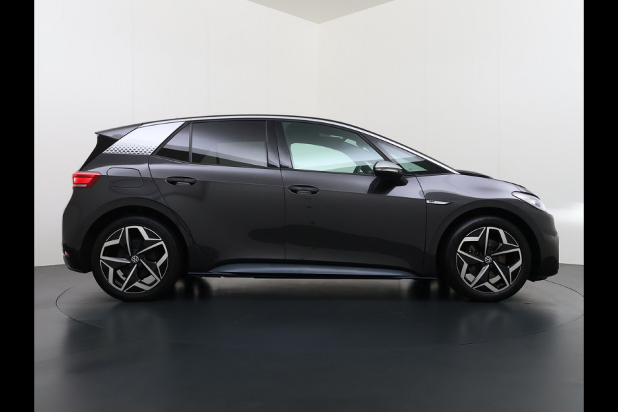 Volkswagen ID.3 First Plus 62kWh Camera Navi-Pro Adap.Cruise Matrix led 19" Ecc Apple Carplay Android Auto SOH 91% Stoel+Stuurverwarming Lmv Privacy Glas Keyless Advanced Rijstrooksensor Led-a.licht dynamisch 1e Eigenaar Dealeronderhouden Origineel Nederlandse Auto