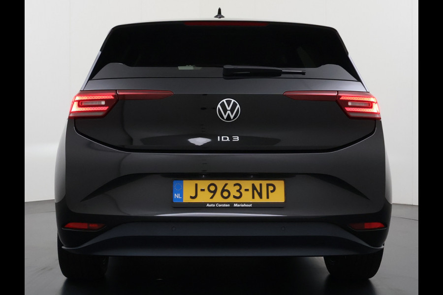 Volkswagen ID.3 First Plus 62kWh Camera Navi-Pro Adap.Cruise Matrix led 19" Ecc Apple Carplay Android Auto SOH 91% Stoel+Stuurverwarming Lmv Privacy Glas Keyless Advanced Rijstrooksensor Led-a.licht dynamisch 1e Eigenaar Dealeronderhouden Origineel Nederlandse Auto