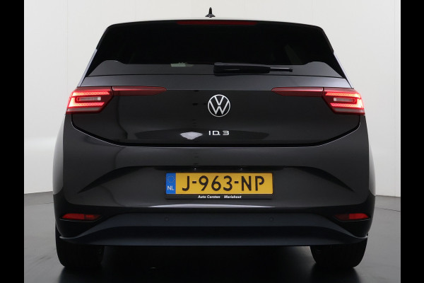 Volkswagen ID.3 First Plus 62kWh Camera Navi-Pro Adap.Cruise Matrix led 19" Ecc Apple Carplay Android Auto SOH 91% Stoel+Stuurverwarming Lmv Privacy Glas Keyless Advanced Rijstrooksensor Led-a.licht dynamisch 1e Eigenaar Dealeronderhouden Origineel Nederlandse Auto