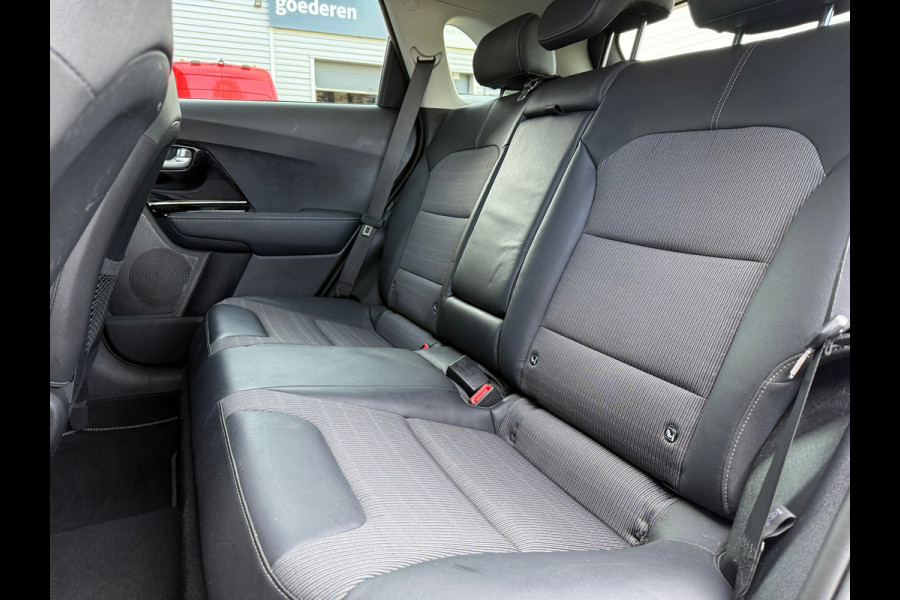 Kia Niro 1.6 GDi Hybrid DynamicLine - Automaat - Navi - Climate - Parkeerhulp