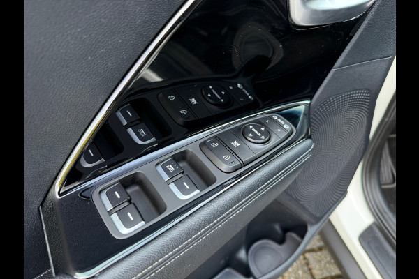 Kia Niro 1.6 GDi Hybrid DynamicLine - Automaat - Navi - Climate - Parkeerhulp