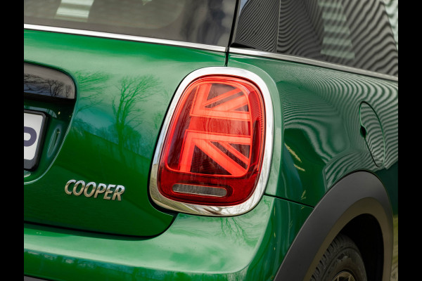 MINI Mini 1.5 Cooper - Automaat - Camera - Apple Carplay - Stoelverwarming - Comfort Access