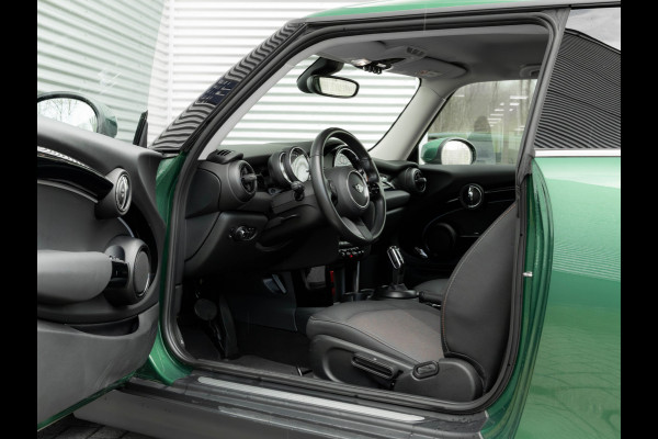 MINI Mini 1.5 Cooper - Automaat - Camera - Apple Carplay - Stoelverwarming - Comfort Access