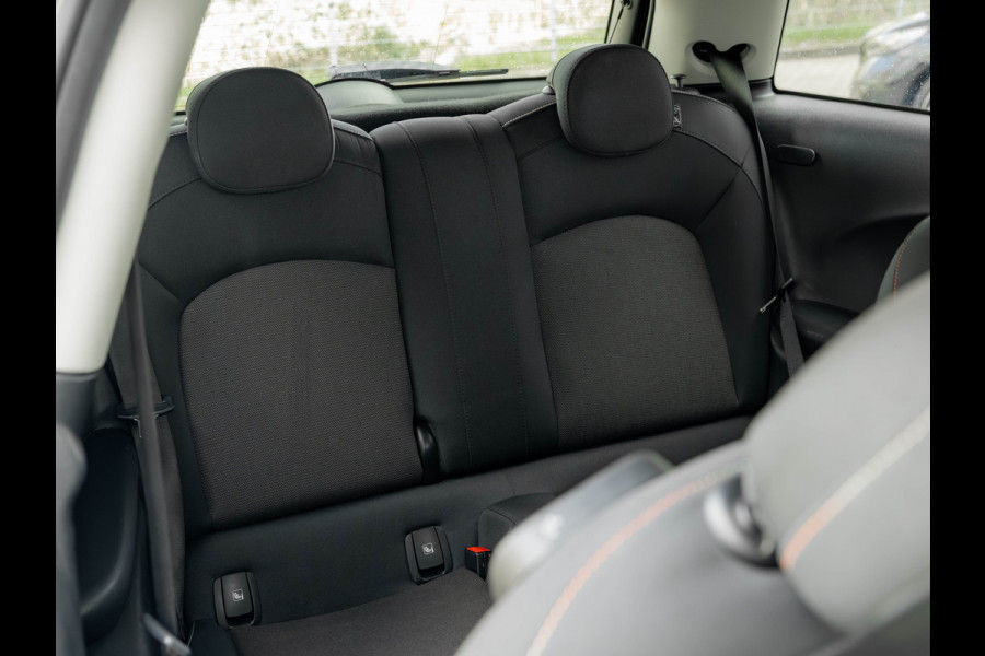 MINI Mini 1.5 Cooper - Automaat - Camera - Apple Carplay - Stoelverwarming - Comfort Access