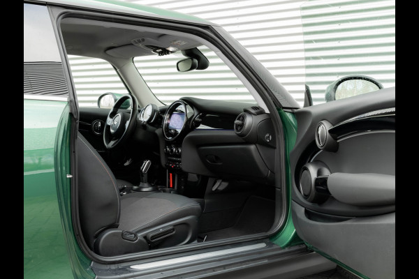 MINI Mini 1.5 Cooper - Automaat - Camera - Apple Carplay - Stoelverwarming - Comfort Access