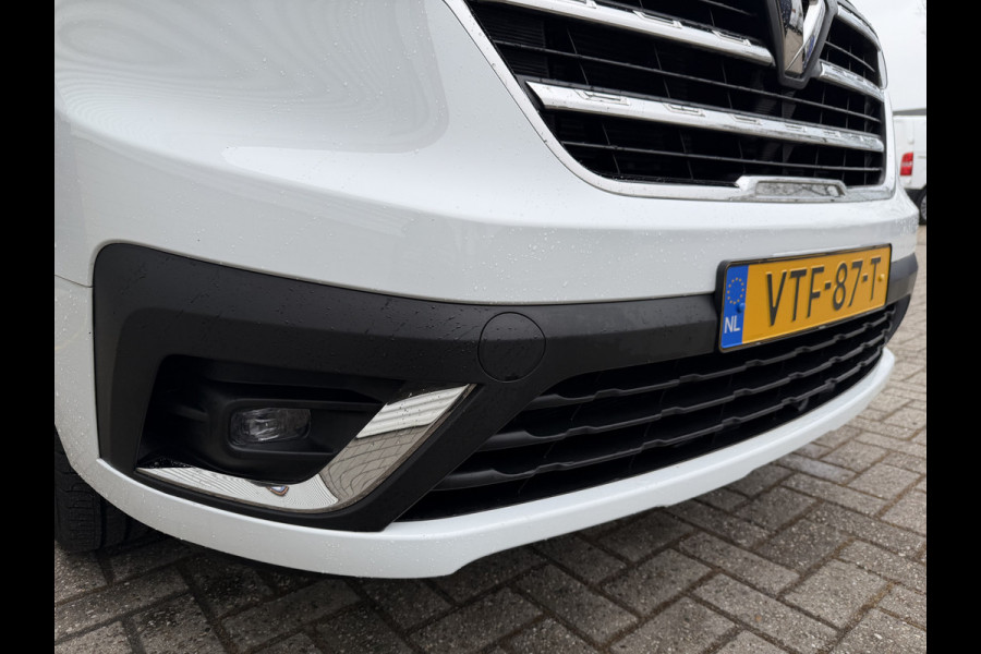 Renault Trafic 2.0 dCi 130pk T29 L2H1 DC 6 persoons Work Edition / vaste prijs rijklaar € 24.950 ex btw / lease € 407 / euro 6 / bpm vrij / trekhaak / airco / cruise / navigatie / isofix / sidebars