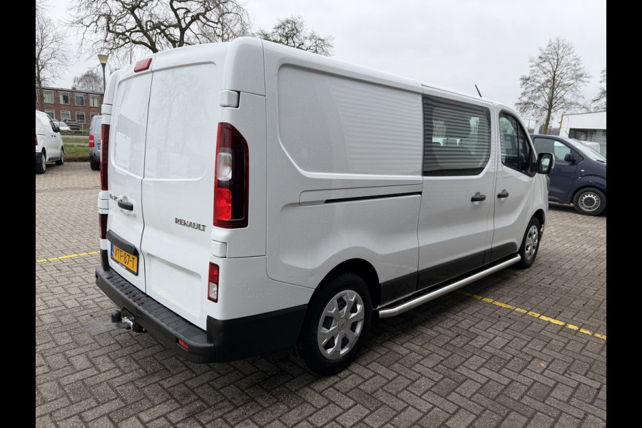 Renault Trafic 2.0 dCi 130pk T29 L2H1 DC 6 persoons Work Edition / vaste prijs rijklaar € 24.950 ex btw / lease € 407 / euro 6 / bpm vrij / trekhaak / airco / cruise / navigatie / isofix / sidebars