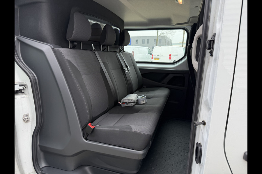 Renault Trafic 2.0 dCi 130pk T29 L2H1 DC 6 persoons Work Edition / vaste prijs rijklaar € 24.950 ex btw / lease € 407 / euro 6 / bpm vrij / trekhaak / airco / cruise / navigatie / isofix / sidebars