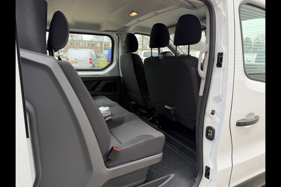 Renault Trafic 2.0 dCi 130pk T29 L2H1 DC 6 persoons Work Edition / vaste prijs rijklaar € 24.950 ex btw / lease € 407 / euro 6 / bpm vrij / trekhaak / airco / cruise / navigatie / isofix / sidebars