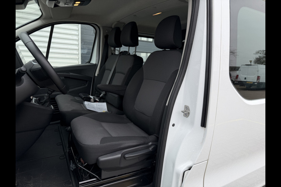 Renault Trafic 2.0 dCi 130pk T29 L2H1 DC 6 persoons Work Edition / vaste prijs rijklaar € 24.950 ex btw / lease € 407 / euro 6 / bpm vrij / trekhaak / airco / cruise / navigatie / isofix / sidebars