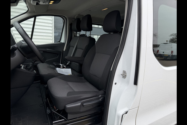 Renault Trafic 2.0 dCi 130pk T29 L2H1 DC 6 persoons Work Edition / vaste prijs rijklaar € 24.950 ex btw / lease € 407 / euro 6 / bpm vrij / trekhaak / airco / cruise / navigatie / isofix / sidebars
