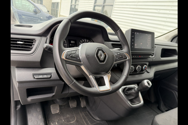 Renault Trafic 2.0 dCi 130pk T29 L2H1 DC 6 persoons Work Edition / vaste prijs rijklaar € 24.950 ex btw / lease € 407 / euro 6 / bpm vrij / trekhaak / airco / cruise / navigatie / isofix / sidebars