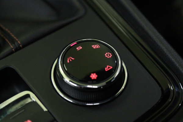 CUPRA Ateca 2.0 TSI 4DRIVE CUPRA PANO/BEATS/360CAM/CARPLAY/BOMVOLL