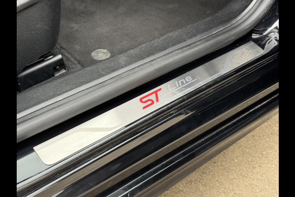 Ford FOCUS Wagon 1.0 EcoBoost ST Line Business Navi|Trekhaak|Clima|PDC V+A|Cruise|Stoelverwarming|APK tot 03-2027