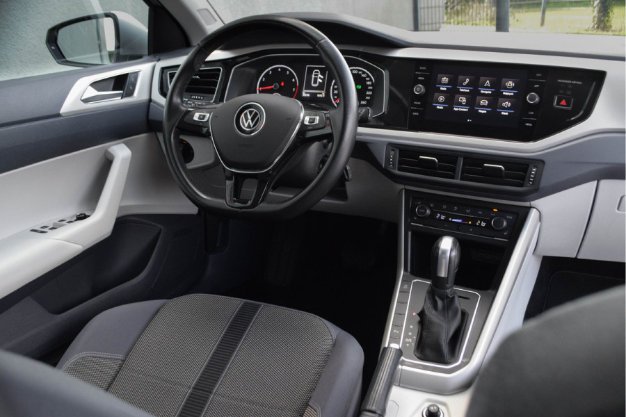 Volkswagen Polo 1.0 TSI Highline R-Line / Cruise Control/ Stoelverwarming/ Parkeersensoren/ 70kW (96PK)