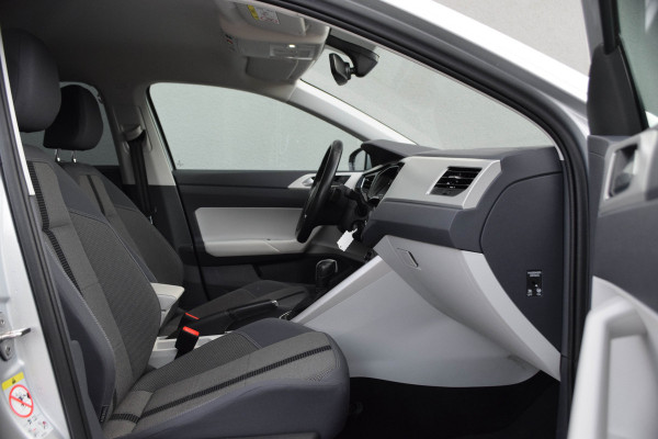 Volkswagen Polo 1.0 TSI Highline R-Line / Cruise Control/ Stoelverwarming/ Parkeersensoren/ 70kW (96PK)