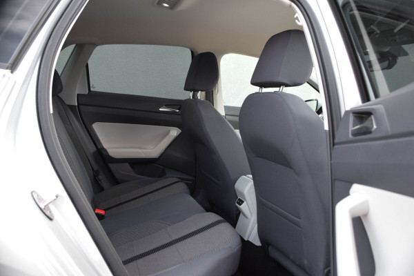 Volkswagen Polo 1.0 TSI Highline R-Line / Cruise Control/ Stoelverwarming/ Parkeersensoren/ 70kW (96PK)