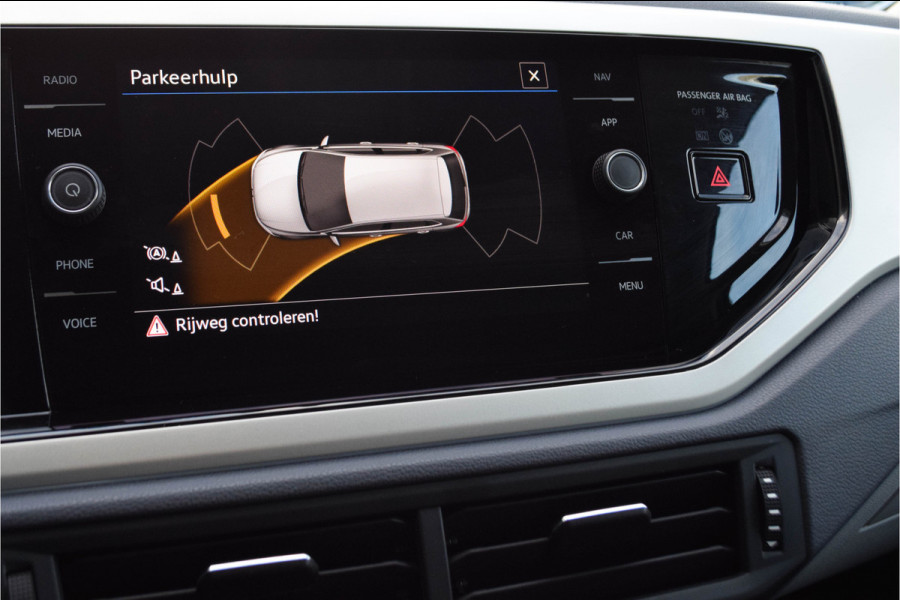 Volkswagen Polo 1.0 TSI Highline R-Line / Cruise Control/ Stoelverwarming/ Parkeersensoren/ 70kW (96PK)