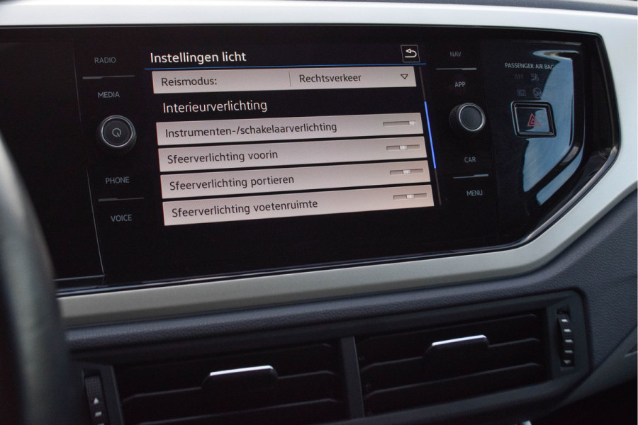 Volkswagen Polo 1.0 TSI Highline R-Line / Cruise Control/ Stoelverwarming/ Parkeersensoren/ 70kW (96PK)