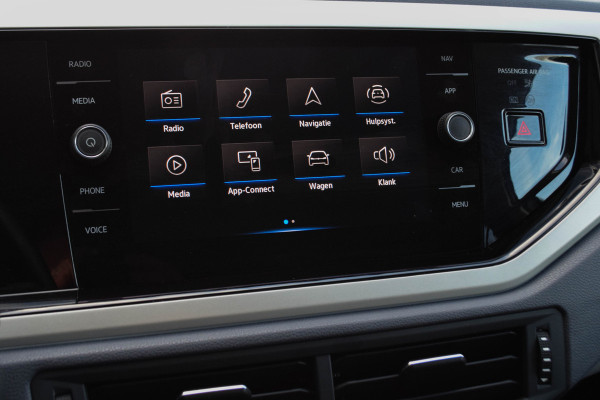 Volkswagen Polo 1.0 TSI Highline R-Line / Cruise Control/ Stoelverwarming/ Parkeersensoren/ 70kW (96PK)