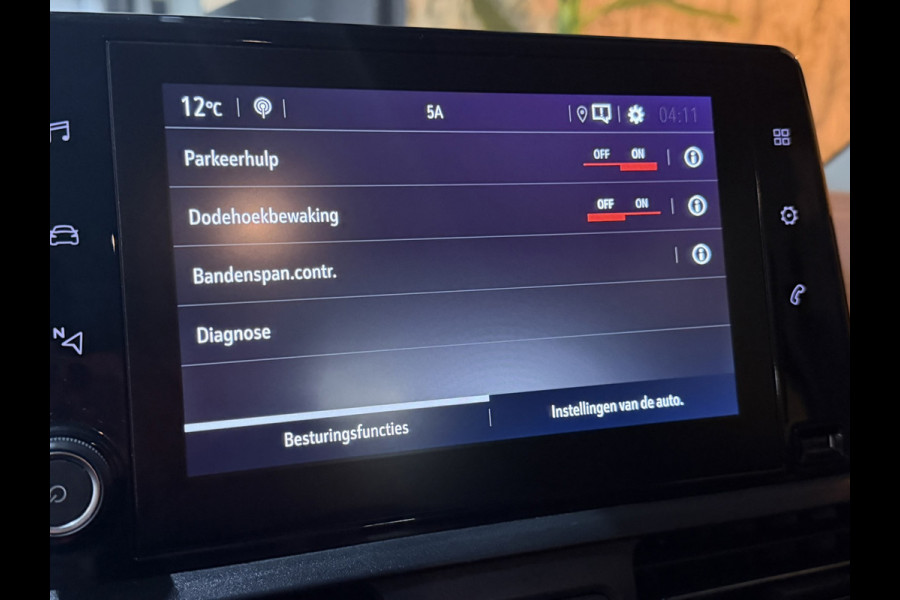 Opel Combo Tour Life 1.2 Turbo Edition Garantie Trekhaak Carplay Blindspot Cruise Navi Clima PDC led Dab Rijklaar