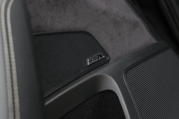 Škoda Superb Combi 1.5 TSI ACT Sportline *Pano*Canton*Camera*Keyless*