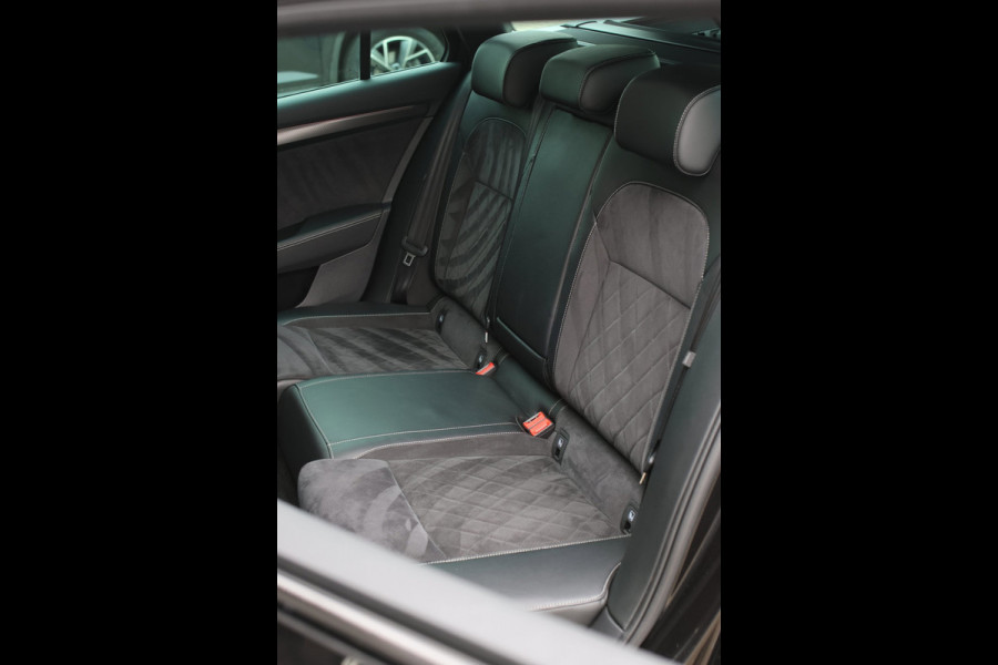 Škoda Superb Combi 1.5 TSI ACT Sportline *Pano*Canton*Camera*Keyless*