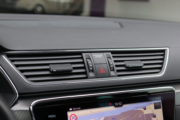 Škoda Superb Combi 1.5 TSI ACT Sportline *Pano*Canton*Camera*Keyless*