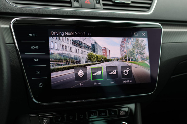 Škoda Superb Combi 1.5 TSI ACT Sportline *Pano*Canton*Camera*Keyless*