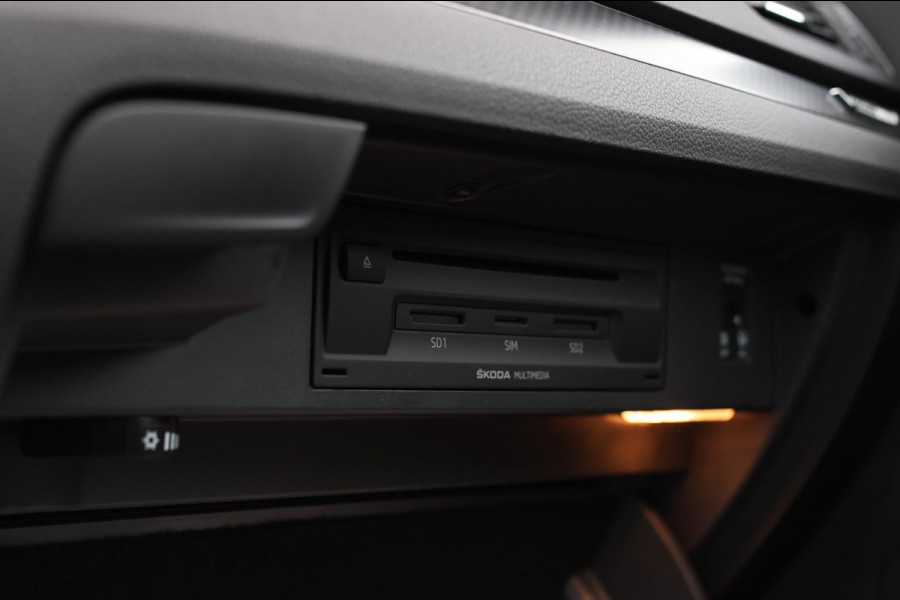 Škoda Superb Combi 1.5 TSI ACT Sportline *Pano*Canton*Camera*Keyless*