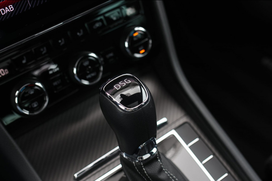 Škoda Superb Combi 1.5 TSI ACT Sportline *Pano*Canton*Camera*Keyless*