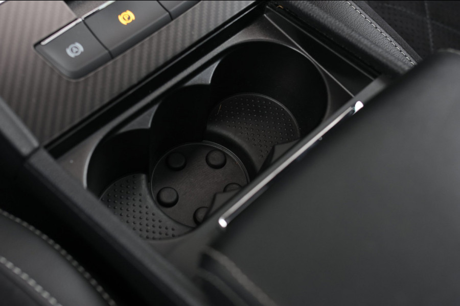 Škoda Superb Combi 1.5 TSI ACT Sportline *Pano*Canton*Camera*Keyless*