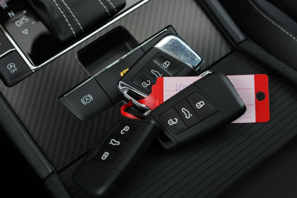 Škoda Superb Combi 1.5 TSI ACT Sportline *Pano*Canton*Camera*Keyless*