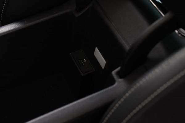 Škoda Superb Combi 1.5 TSI ACT Sportline *Pano*Canton*Camera*Keyless*