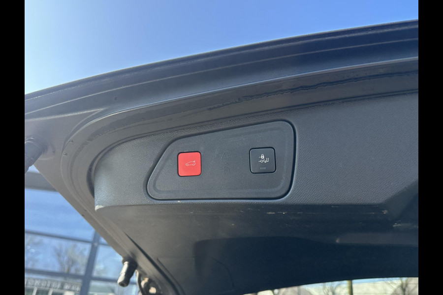 Peugeot 3008 1.6 HYbrid 225 GT VAN €28.900,- NU VOOR SLECHTS €25.440,- Uw LENTEVOORDEEL €3.460,- |PHEV| BLACK OPTIC| ELEK. STOEL + MEMORY| MASSAGESTOELEN| FOCAL AUDIO| STOELVERWARMING| CAMERA VOOR+ ACHTER| ADAPTIVE CRUISE CONTROL| DODE HOEK SENSOR| ELEK. ACHTERKLEP