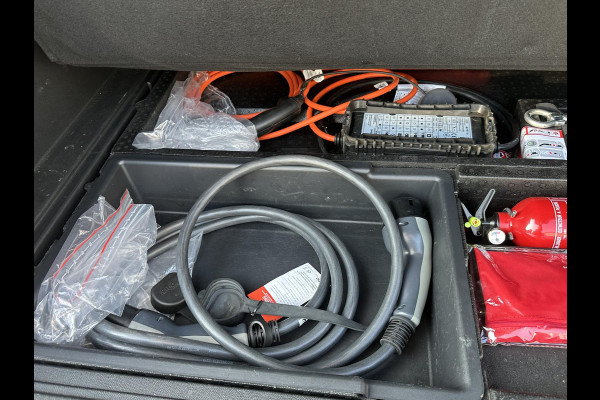 Peugeot 3008 1.6 HYbrid 225 GT VAN €28.900,- NU VOOR SLECHTS €25.440,- Uw LENTEVOORDEEL €3.460,- |PHEV| BLACK OPTIC| ELEK. STOEL + MEMORY| MASSAGESTOELEN| FOCAL AUDIO| STOELVERWARMING| CAMERA VOOR+ ACHTER| ADAPTIVE CRUISE CONTROL| DODE HOEK SENSOR| ELEK. ACHTERKLEP