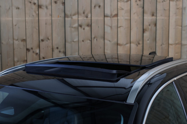 Volvo XC60 2.0 T6 Plug-in hybrid AWD Plus Bright *Pano*H/K*Camera*Trekhaak*