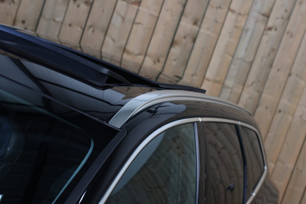 Volvo XC60 2.0 T6 Plug-in hybrid AWD Plus Bright *Pano*H/K*Camera*Trekhaak*