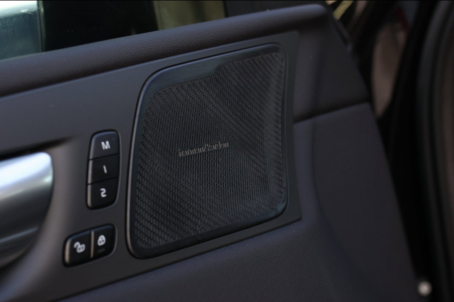 Volvo XC60 2.0 T6 Plug-in hybrid AWD Plus Bright *Pano*H/K*Camera*Trekhaak*