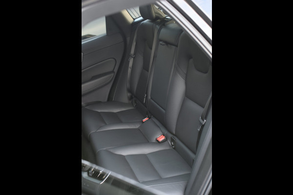 Volvo XC60 2.0 T6 Plug-in hybrid AWD Plus Bright *Pano*H/K*Camera*Trekhaak*