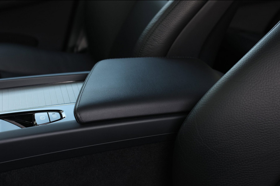 Volvo XC60 2.0 T6 Plug-in hybrid AWD Plus Bright *Pano*H/K*Camera*Trekhaak*