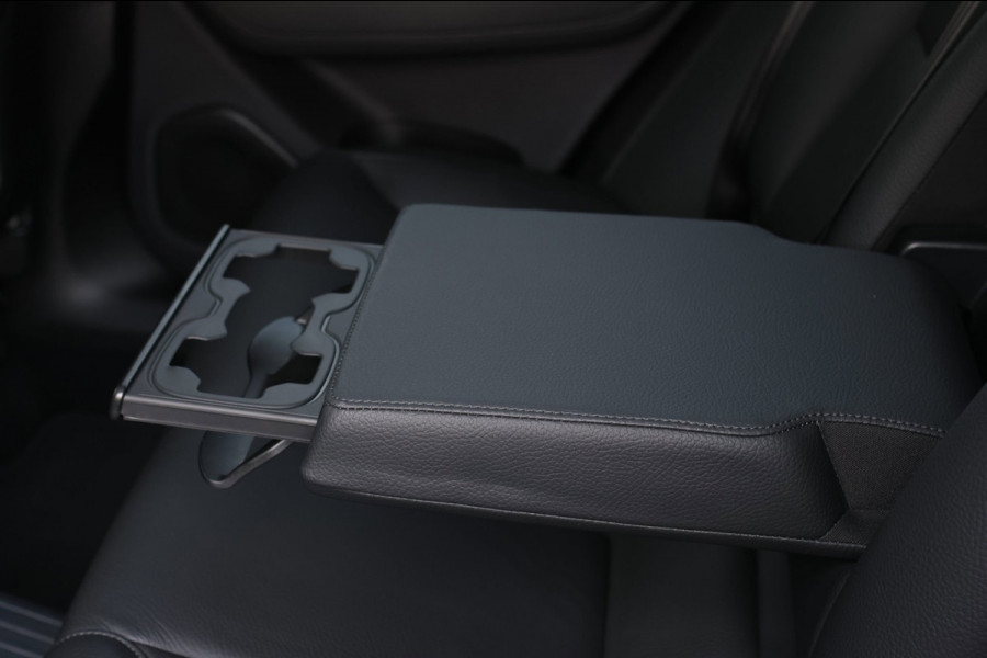 Volvo XC60 2.0 T6 Plug-in hybrid AWD Plus Bright *Pano*H/K*Camera*Trekhaak*