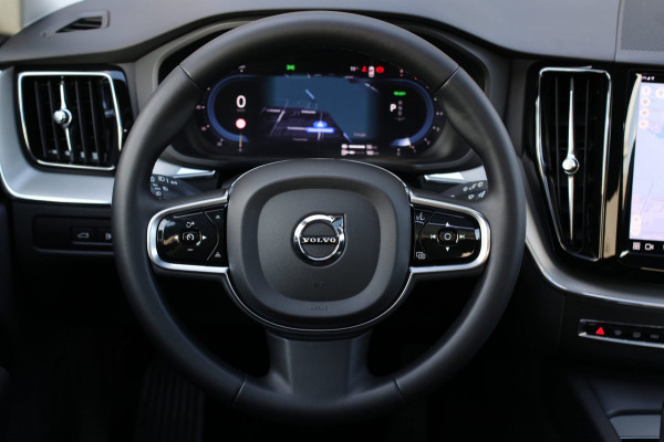 Volvo XC60 2.0 T6 Plug-in hybrid AWD Plus Bright *Pano*H/K*Camera*Trekhaak*