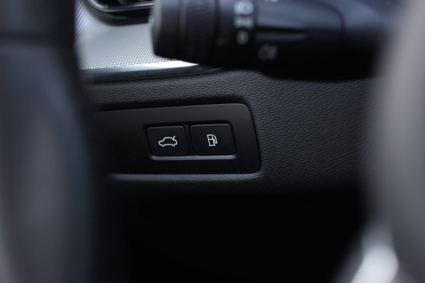 Volvo XC60 2.0 T6 Plug-in hybrid AWD Plus Bright *Pano*H/K*Camera*Trekhaak*