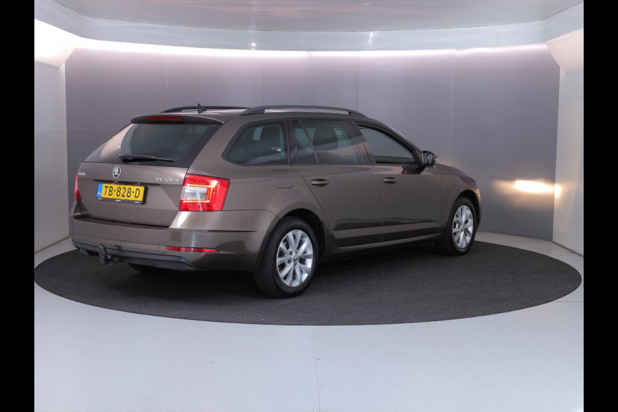 Škoda Octavia Combi 1.0 TSI Greentech Ambition Business 115pk 6bak| trekhaak| navigatie| LM-velgen| Parksensors achter