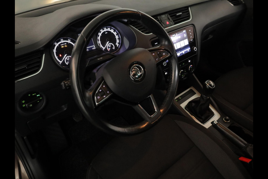 Škoda Octavia Combi 1.0 TSI Greentech Ambition Business 115pk 6bak| trekhaak| navigatie| LM-velgen| Parksensors achter