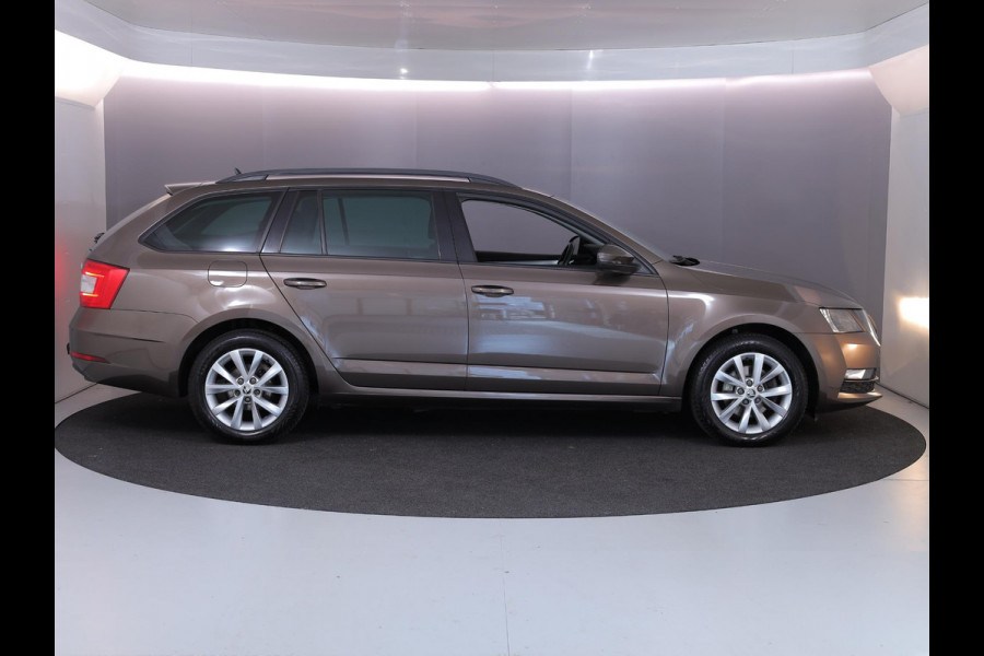 Škoda Octavia Combi 1.0 TSI Greentech Ambition Business 115pk 6bak| trekhaak| navigatie| LM-velgen| Parksensors achter